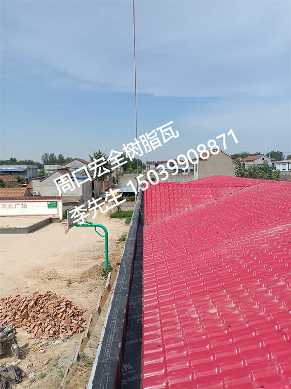 蓋工業(yè)廠房必看！彩鋼瓦vs.樹脂瓦，哪個(gè)更耐用？